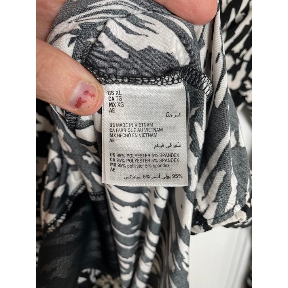 INC International Concepts Black White Abstract Relaxed Blouse Faux Wrap XL - Picture 11 of 13